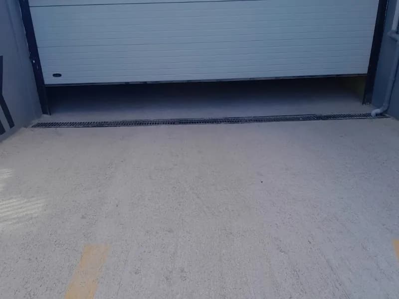 Bahçelievler Sevgi Apartmanı garaj girişindeki hızlı kapı