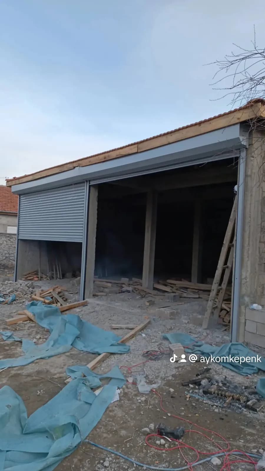 Haymana'da konut garajına takılan otomatik garaj kapısı