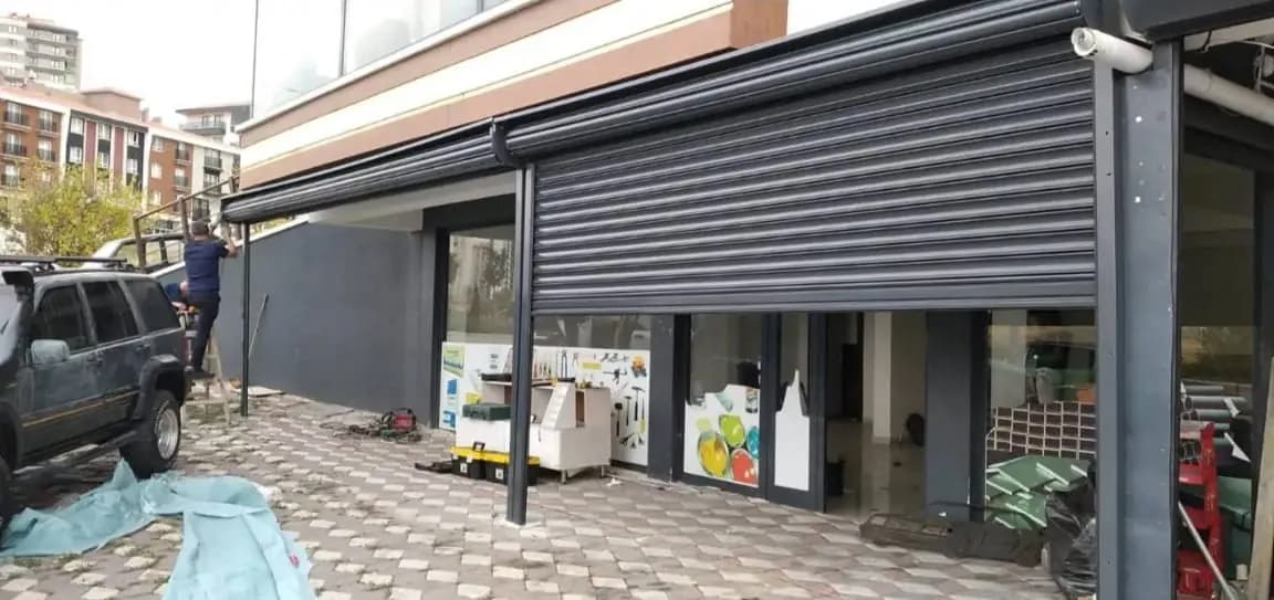 Keçiören Kuşcağız'da işyeri cephesine takılan otomatik kepenk