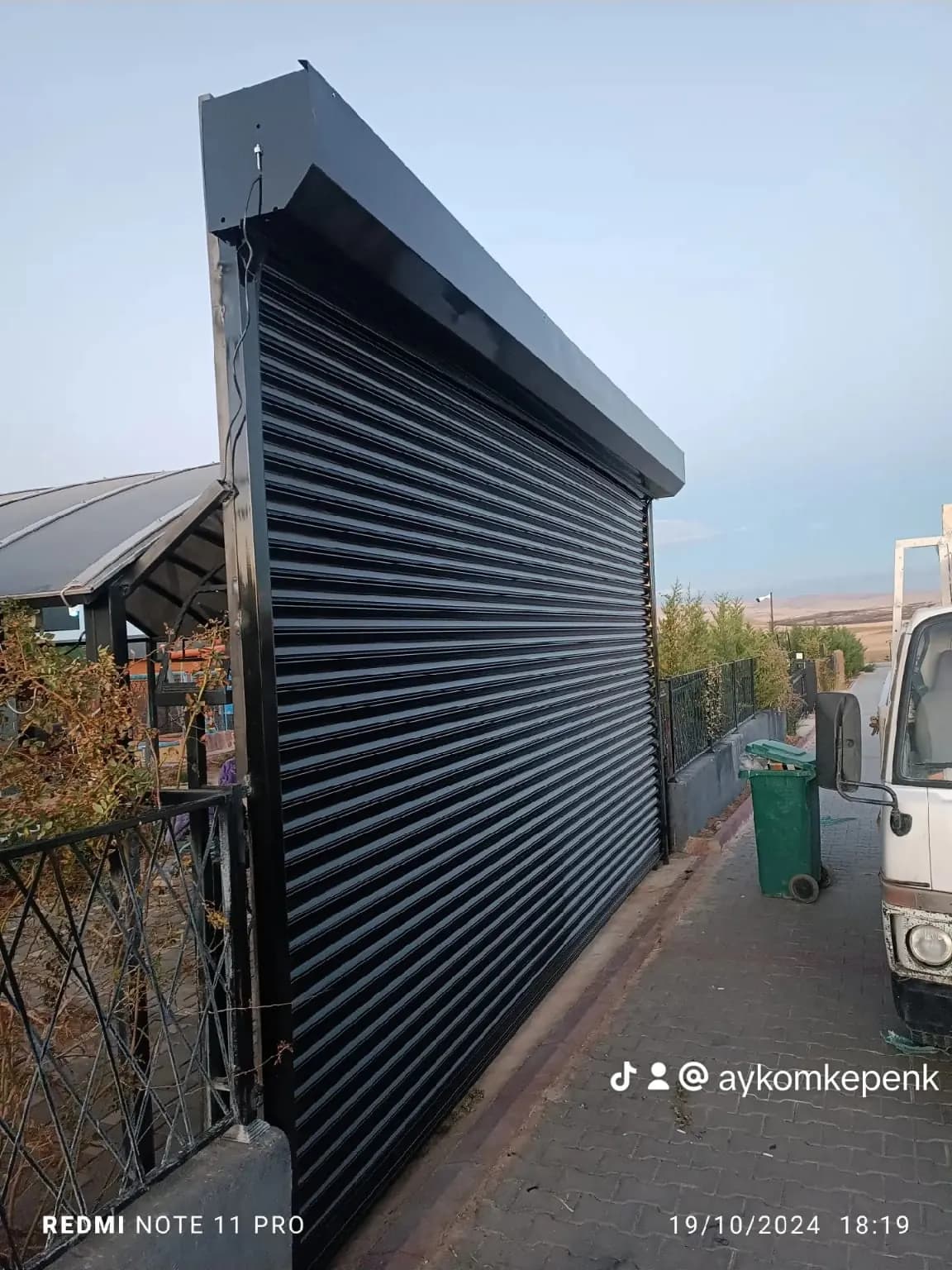 Polatlı'da konut garajındaki otomatik garaj kapısı