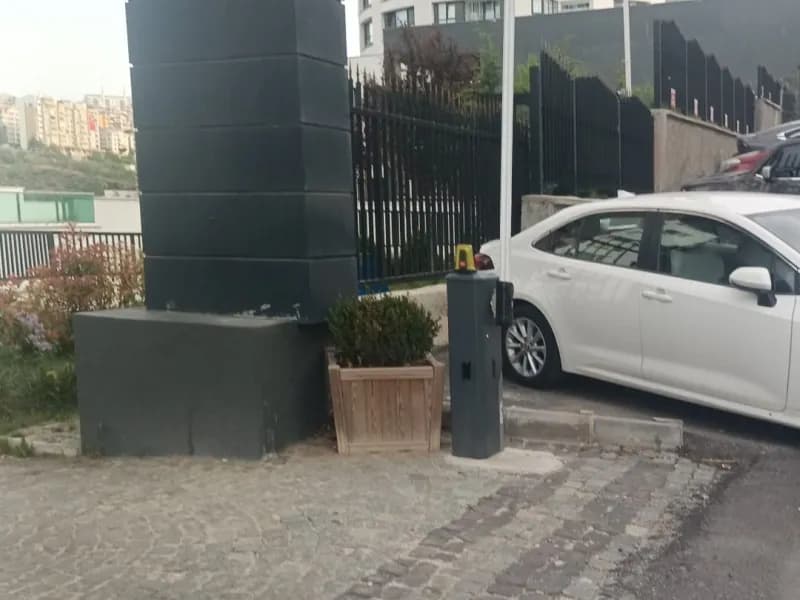Saba Tekstil giriş alanındaki otomatik kapı uygulaması
